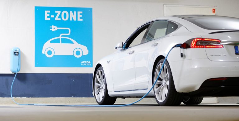 HERE maps include parking garage entrances and exits.